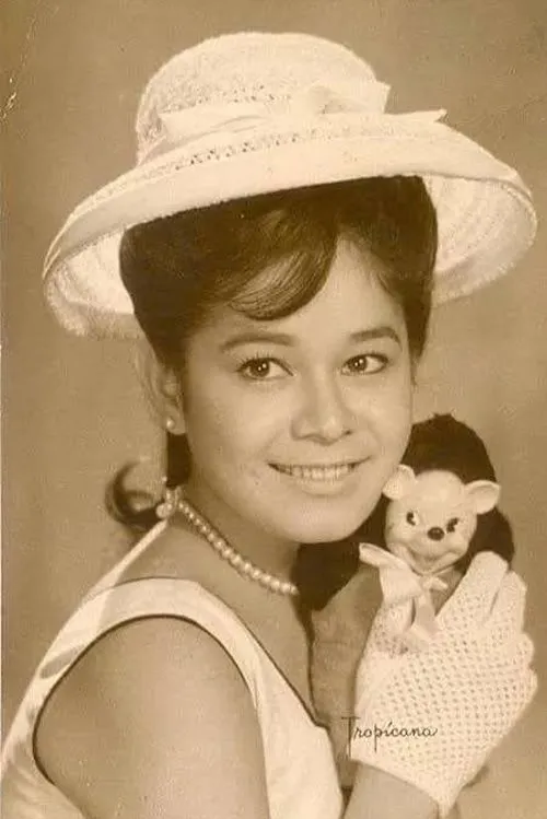 Dindo Fernando ha trabajado con Rosemarie Sonora en 9 ocasiones