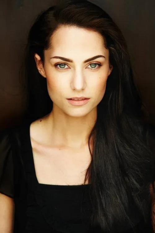 Chris Bartholomew ha trabajado con Rosie Keogh en 1 ocasiones