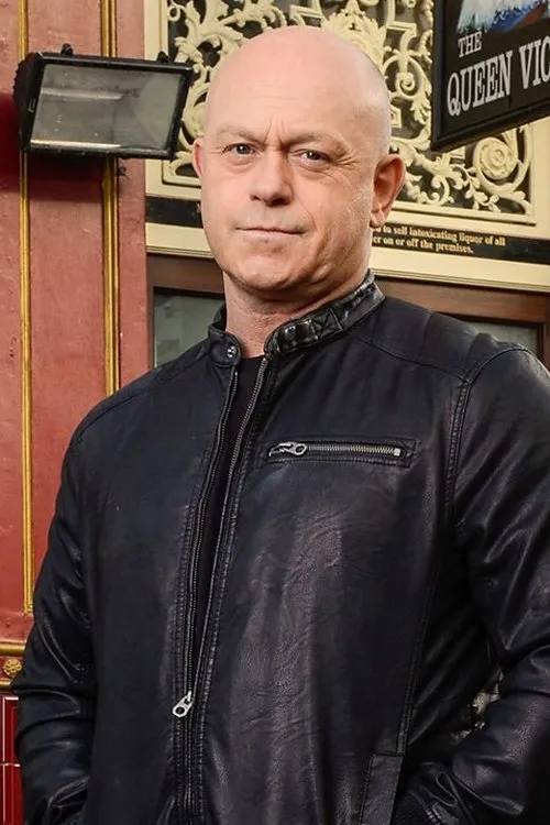 Ross Kemp interpretando a Frank Perry