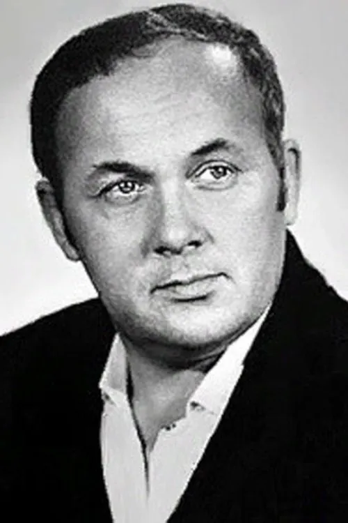 Rostislav Shmyryov interpretando a