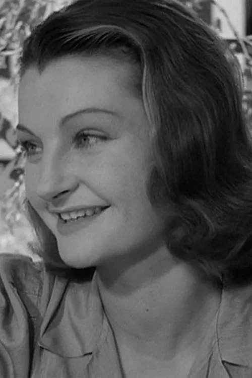 Roswita Schmidt interpretando a Irina, la miliziana