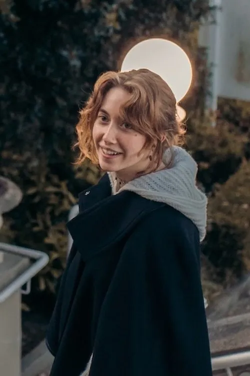 Louise Weard ha trabajado con Rowan Wales en 1 ocasiones