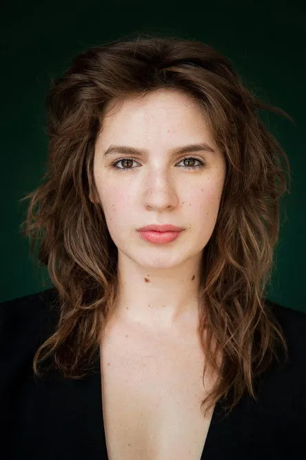 Roxana Ionesco — personaje: Inês