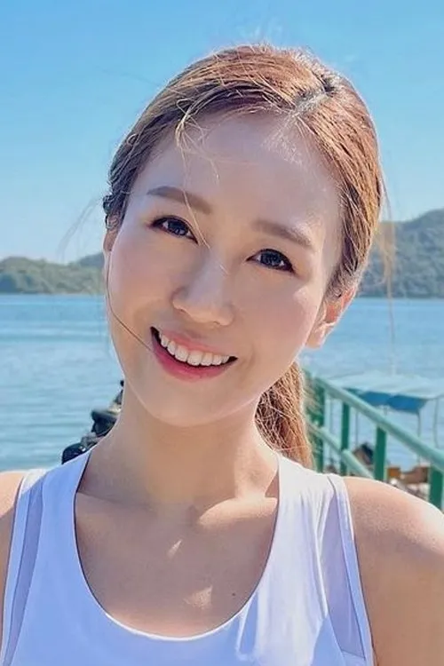 Roxanne Ho Pui-Ga — personaje: Self - Host