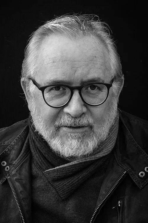 Olivia Wang ha trabajado con Roy Barker en 1 ocasiones