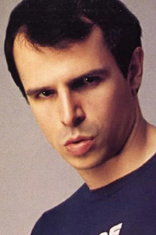 Roy Garrett interpretando a 