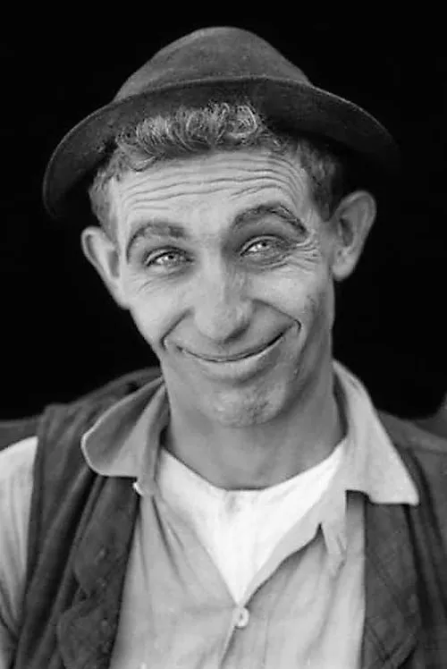 Rube Miller interpretando a Prisoner