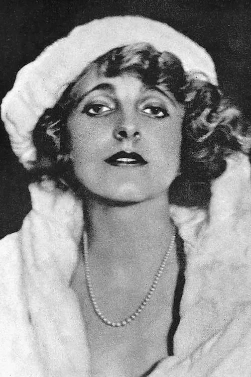 Rubye De Remer interpretando a Ruth Stevens