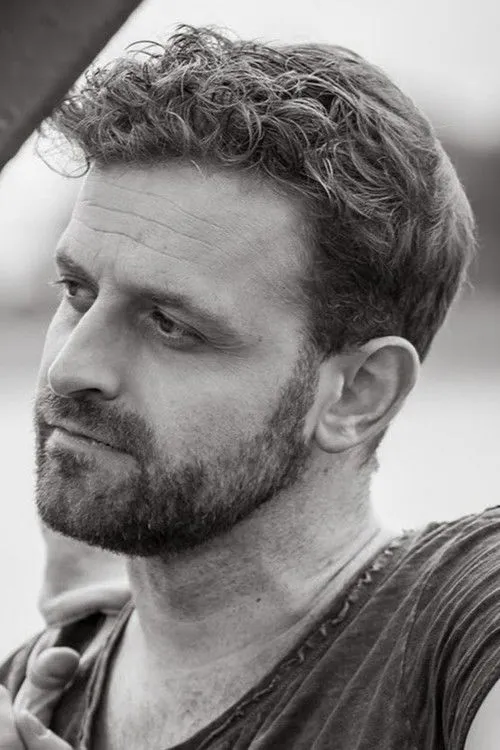 Élodie Ouédraogo ha trabajado con Rudi Giron en 1 ocasiones