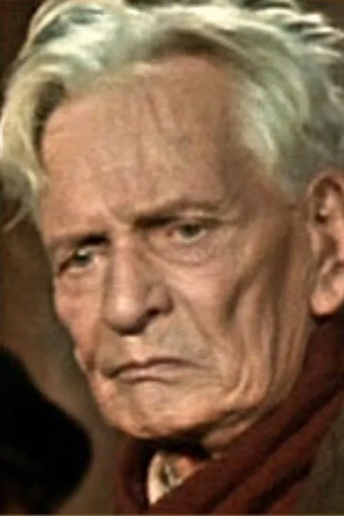 Rudolf Klix interpretando a Vater Brand