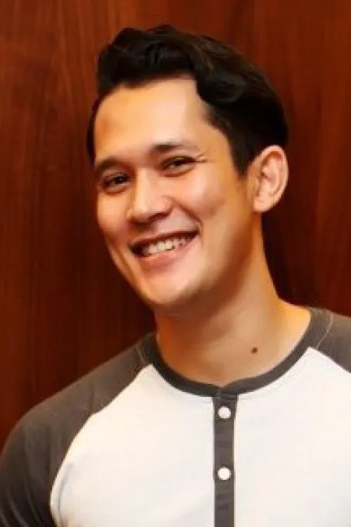 Rully Fiss interpretando a 