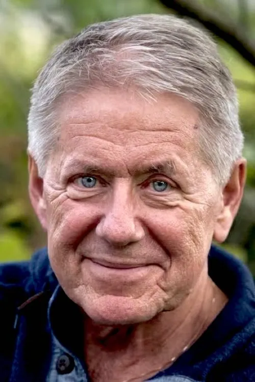 Rune Larsen interpretando a Self