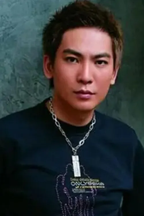 Ruoqi Xu interpretando a Boss Jia