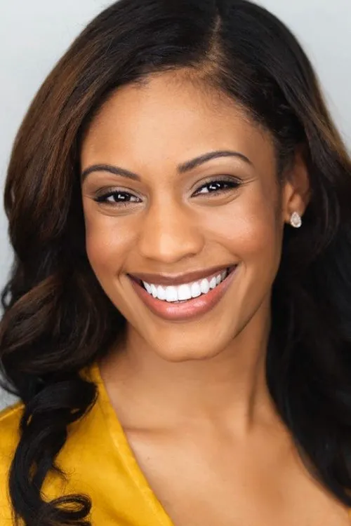 Rushanna Lewis interpretando a Ebony