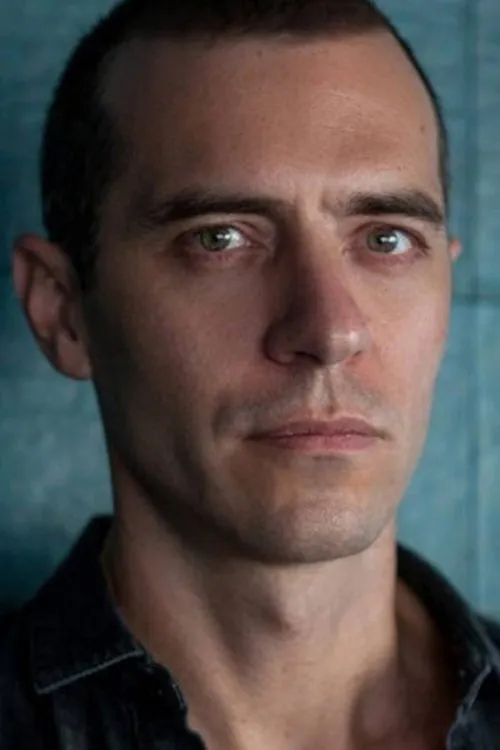 Rushi Vidinliev interpretando a Jacques