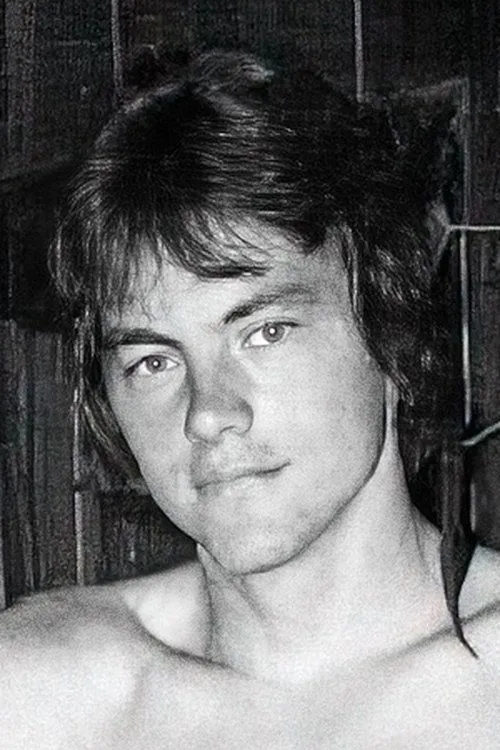 Gary Bowles ha trabajado con Russell Craig en 1 ocasiones