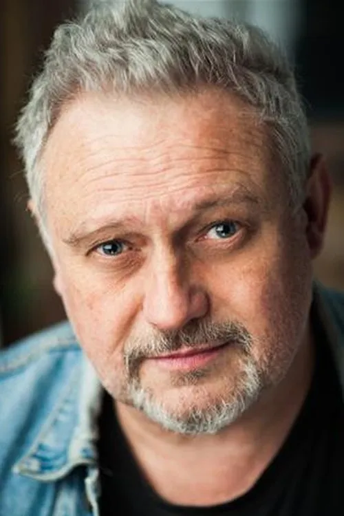 Ben Macleod ha trabajado con Russell Floyd en 1 ocasiones