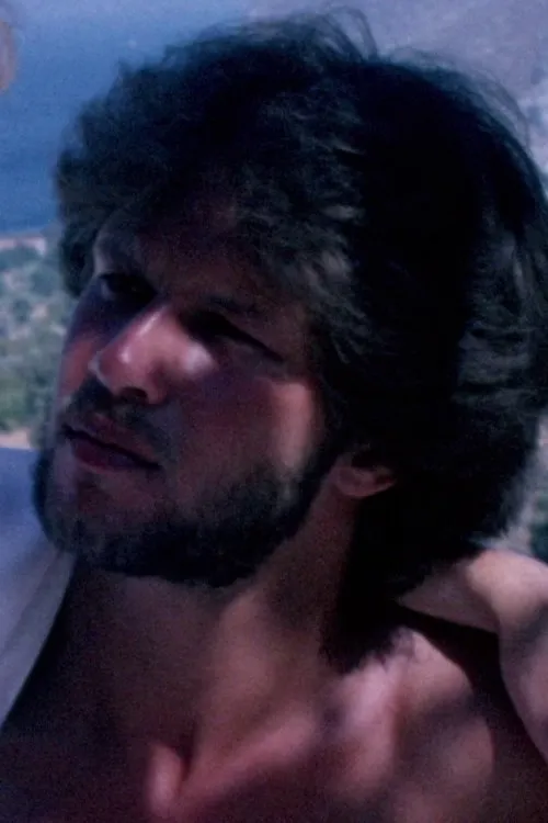 Russell Hall interpretando a Rick