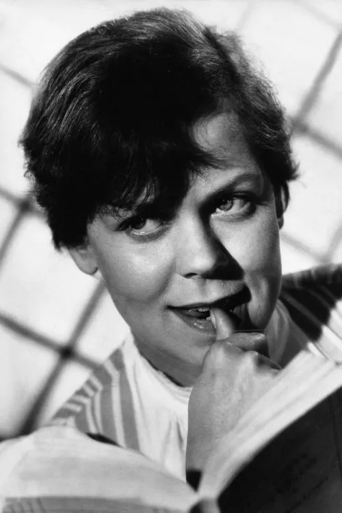 Georg Thomalla ha trabajado con Ruth Stephan en 8 ocasiones