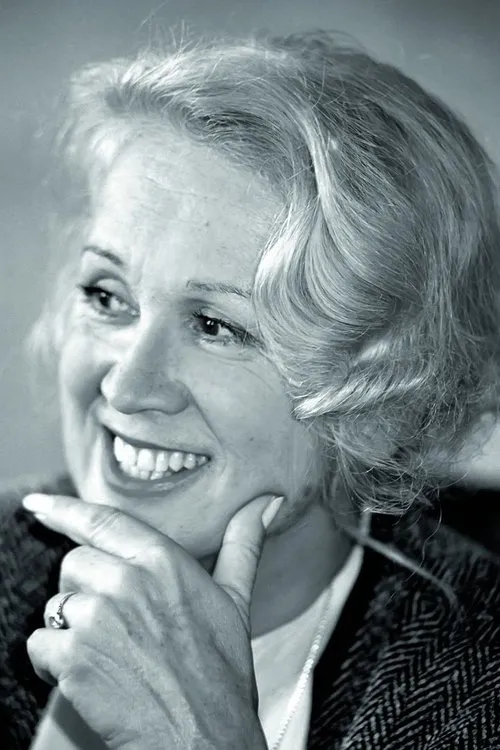 Ružica Sokić interpretando a Rozalija Mitrovic, supruga