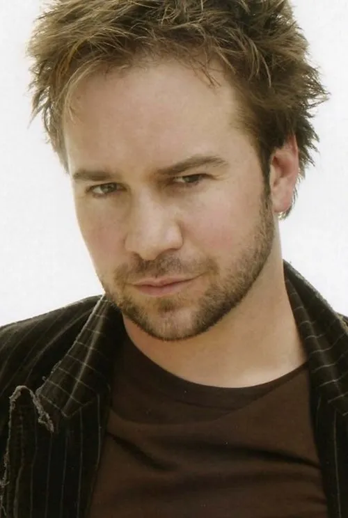 Ryan Bollman interpretando a Morrison Black