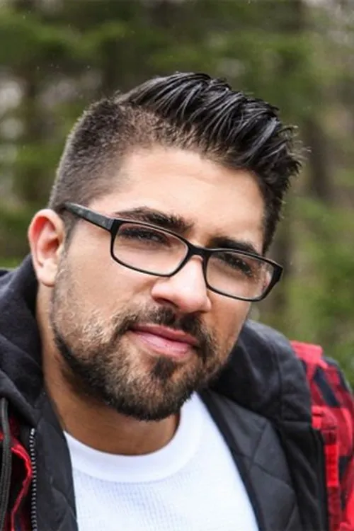 Ryan Bones interpretando a 