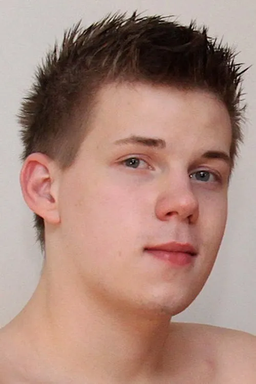 Ryan Days interpretando a (archive footage)