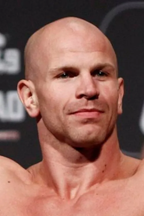 Ryan Jimmo interpretando a Self