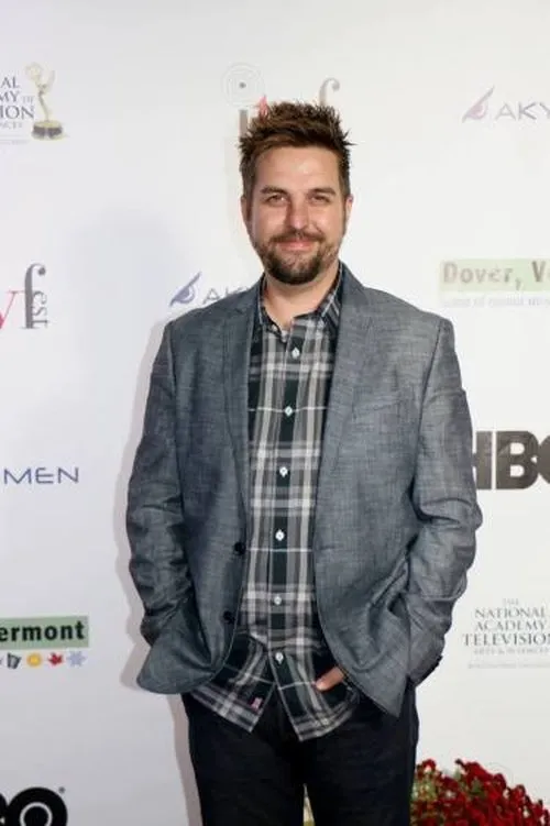 Ryan Paul James interpretando a Vampire at Wedding