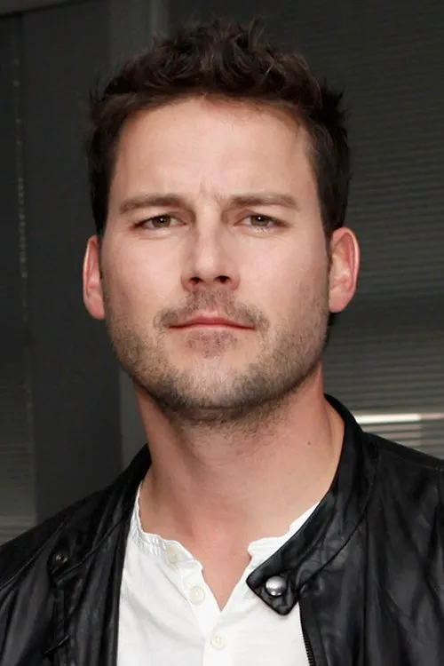 Ryan Peake interpretando a Guitars