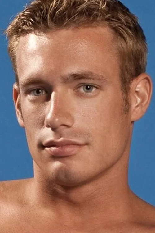 Ryan Raz interpretando a 