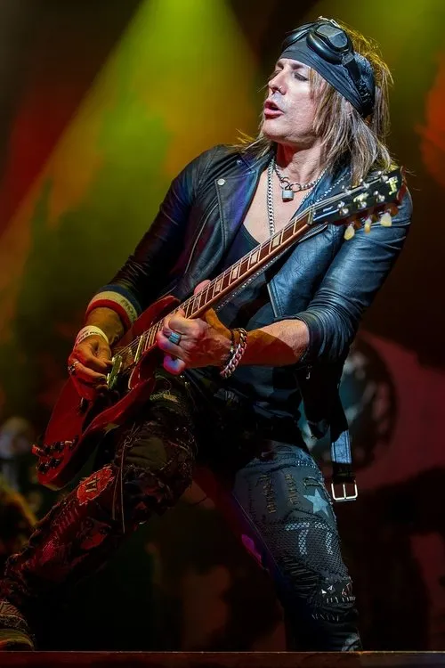 Dennis Dunaway ha trabajado con Ryan Roxie en 1 ocasiones