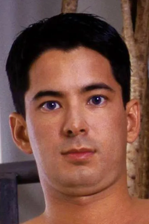 Ryan Wagner interpretando a