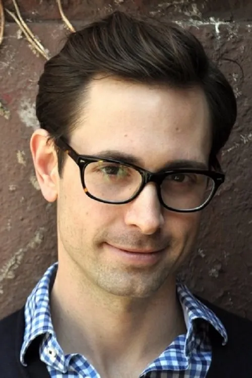 Ryan Wesley Gilreath interpretando a Tony Mirakul