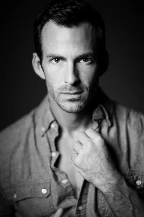 Carrie Overgaard ha trabajado con Ryan Young en 1 ocasiones