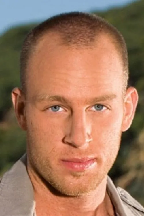 Ryann Wood interpretando a 