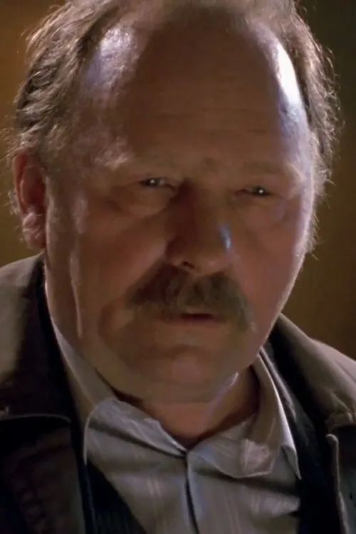 Ryszard Fischbach interpretando a