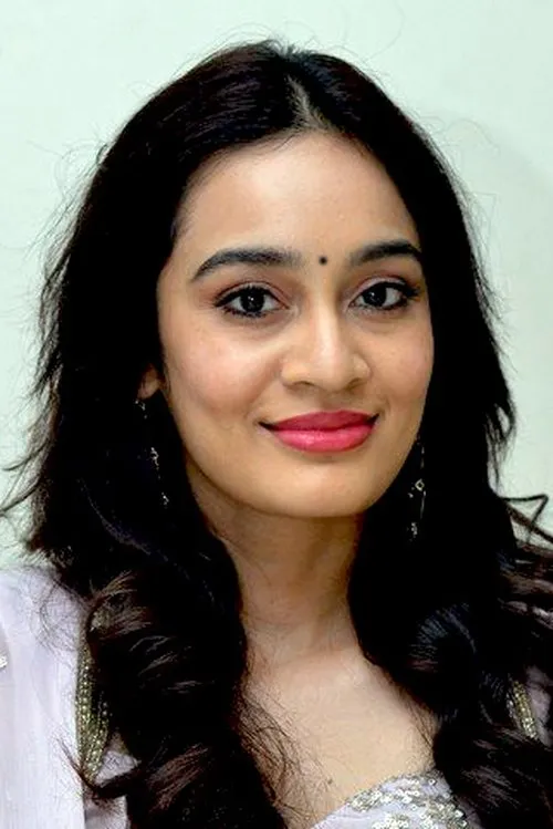 Saathvika Raj interpretando a