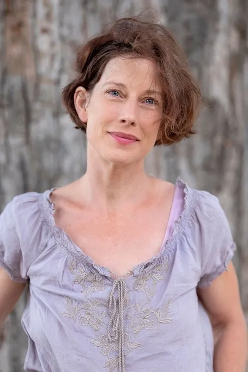 Sabine Wolf interpretando a Heike