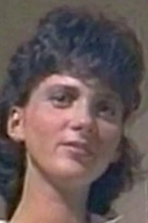 Sabrina Jurgens interpretando a Sharise