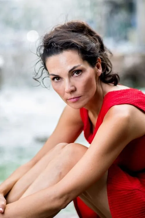 Sabrina Noack interpretando a Naida