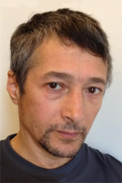 Sacha Bourdo interpretando a L'ingénieur du son