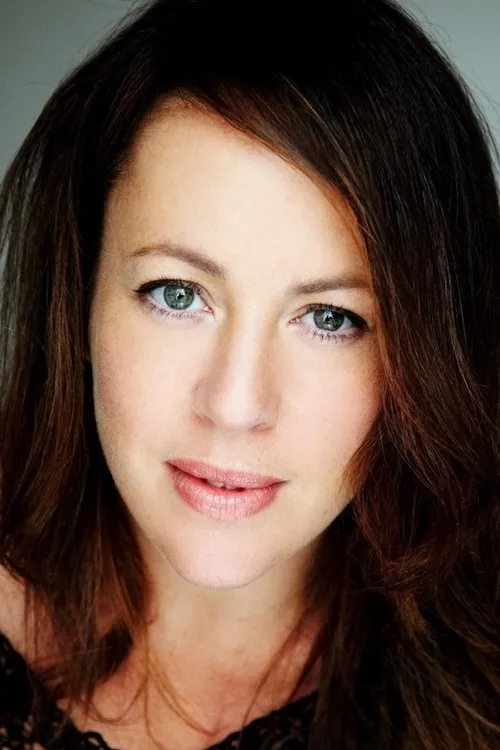 Sacha Horler interpretando a Liza