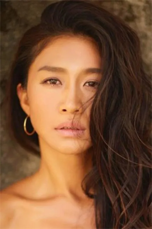 Sachiko Fukumoto interpretando a Herself