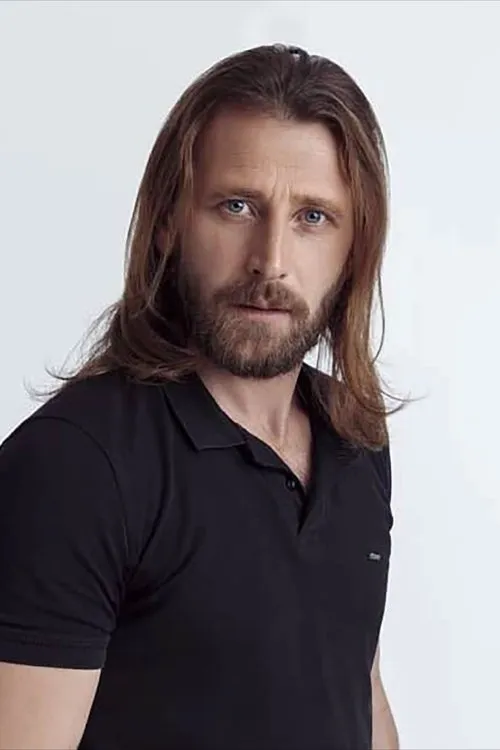 Thanunjan Thavendran ha trabajado con Safak Kilit en 1 ocasiones