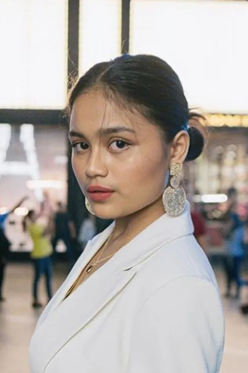 Dee Al-Hadi ha trabajado con Saffea Ernadya en 1 ocasiones