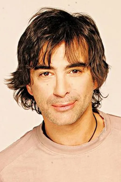 Sagvan Tofi interpretando a 