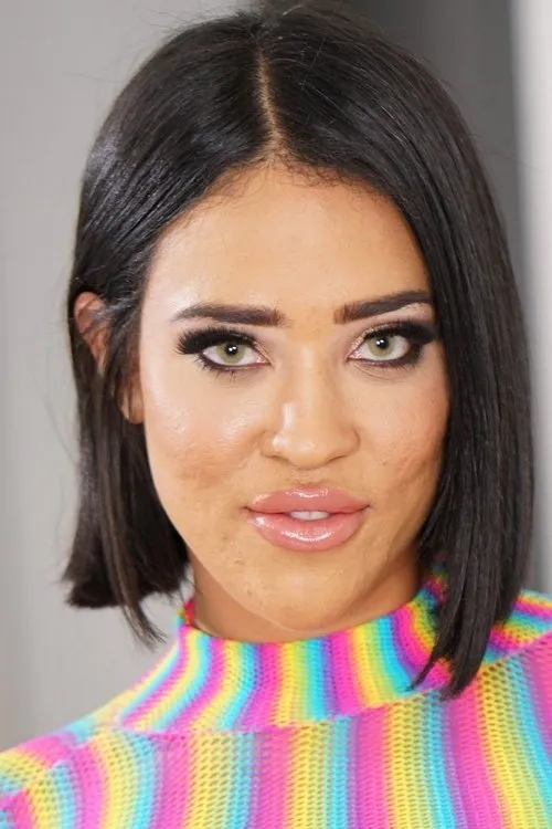 Sahara Leone interpretando a 