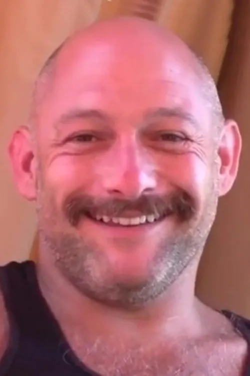 Scott Reynolds ha trabajado con Sailor Blue en 2 ocasiones