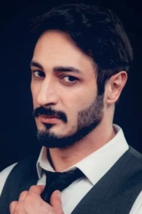 Sain Ferhad interpretando a Immortelle